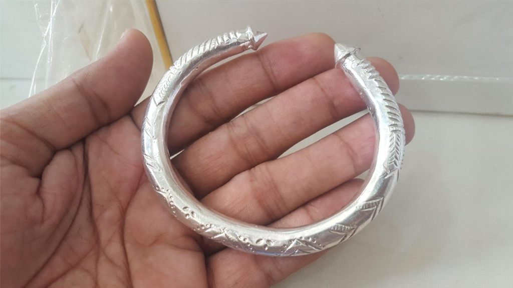 silver kada